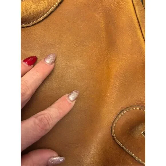 Leather shoulder bag - Picture 11 of 16